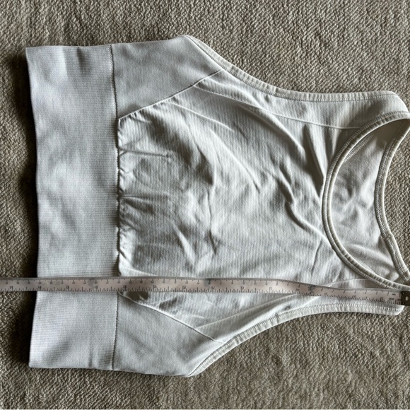 Lululemon sports bra - Picture 2 of 4